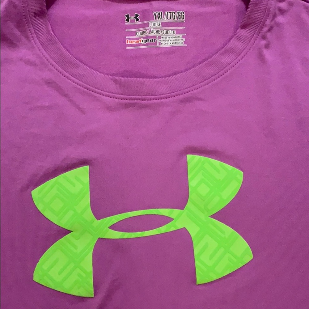🛍Youth Under Armour heatgear workout shirt. - Picture 2 of 4